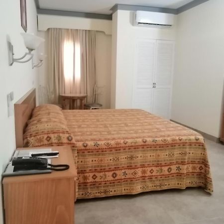 Hotel Astromundo رينوسا المظهر الخارجي الصورة