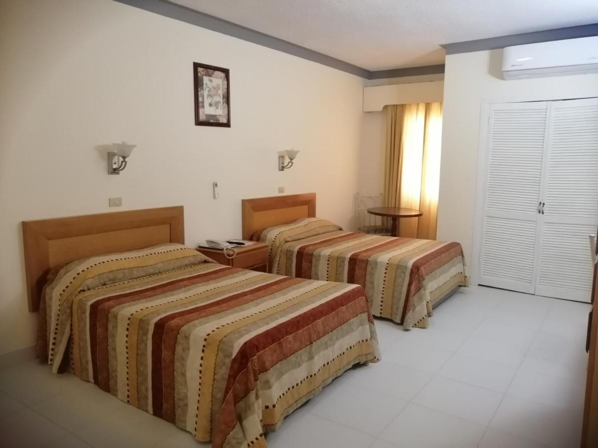Hotel Astromundo رينوسا المظهر الخارجي الصورة