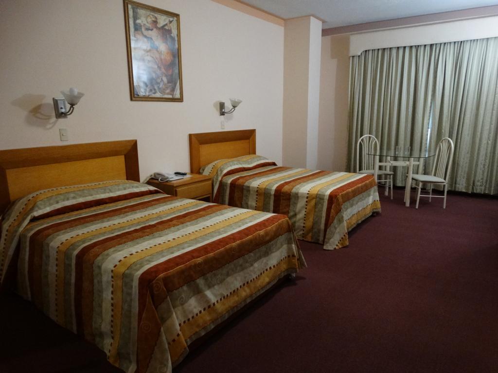 Hotel Astromundo رينوسا المظهر الخارجي الصورة
