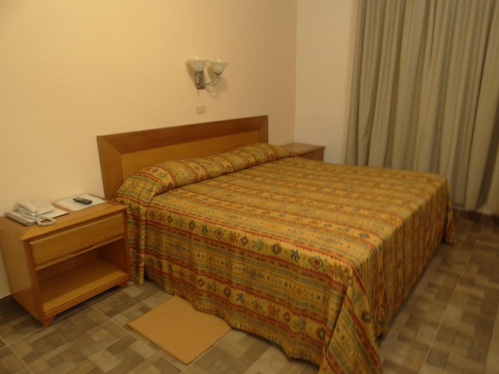 Hotel Astromundo رينوسا المظهر الخارجي الصورة